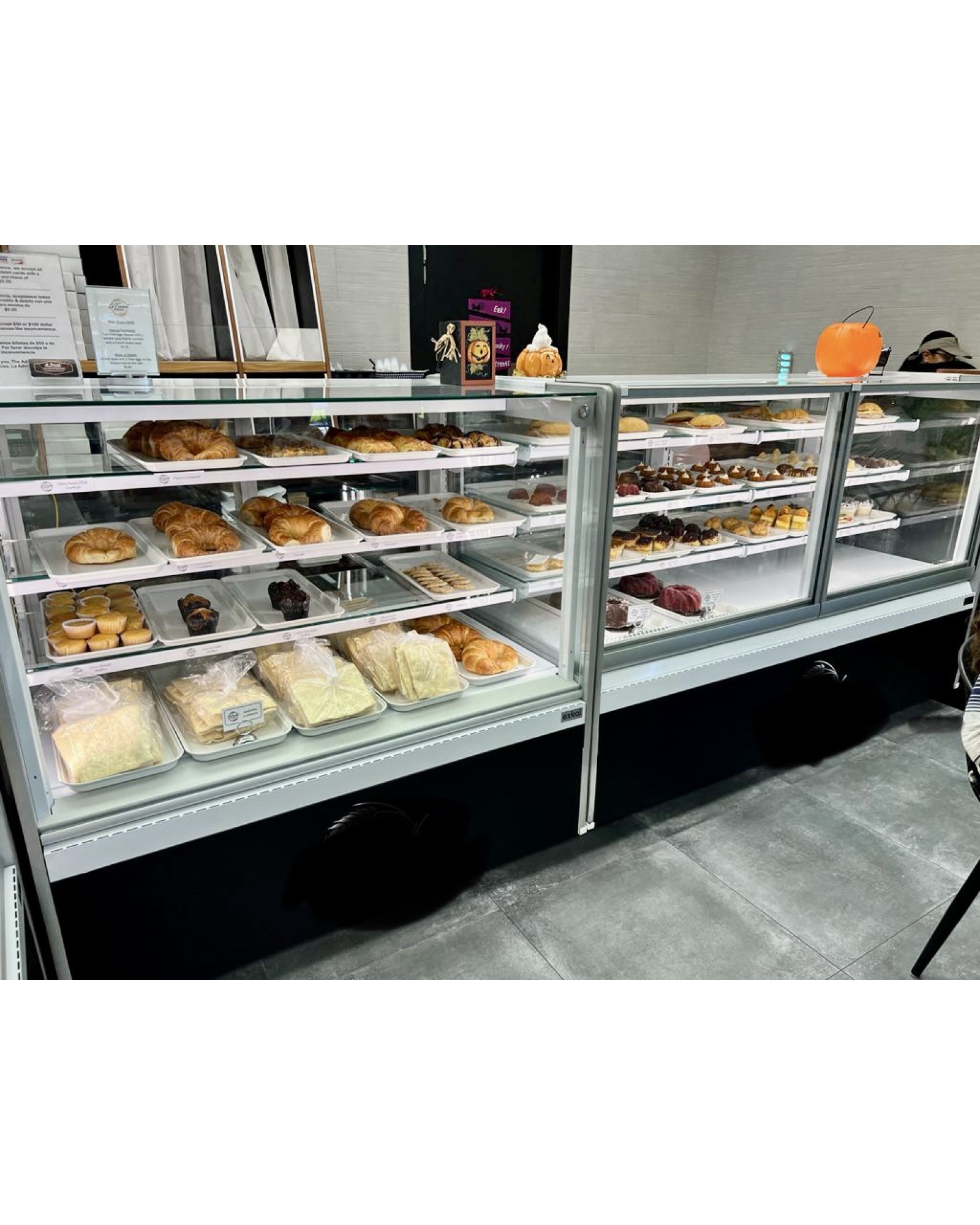 Bakery Case (Non-Refrigerated 51")