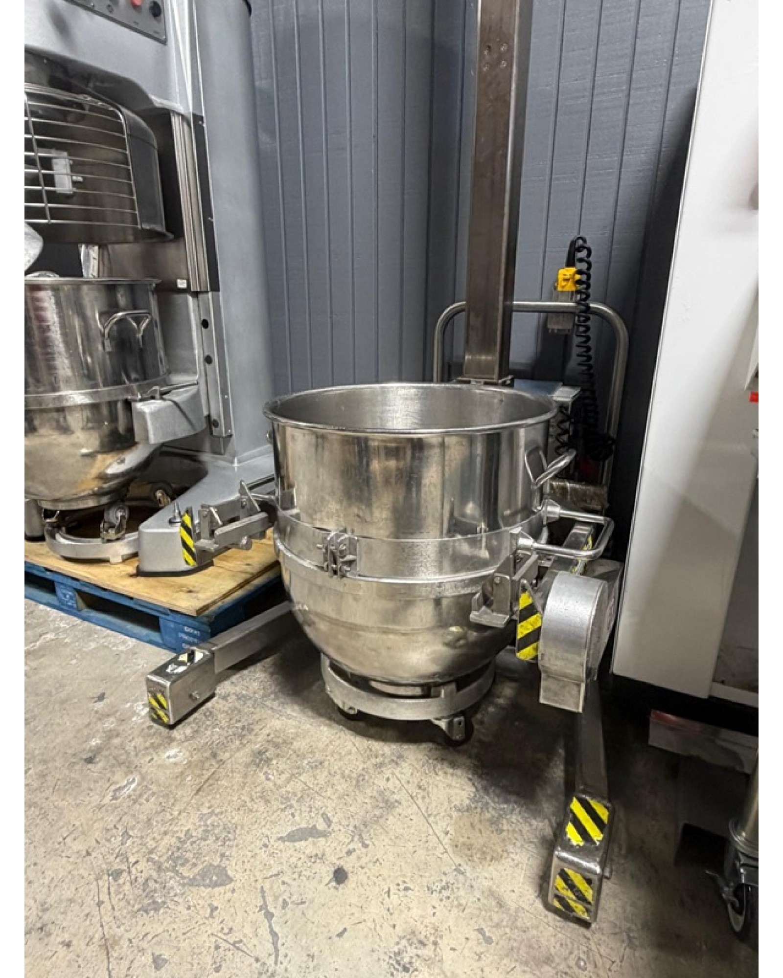 Savage Bros. Bowl Lift (USED)