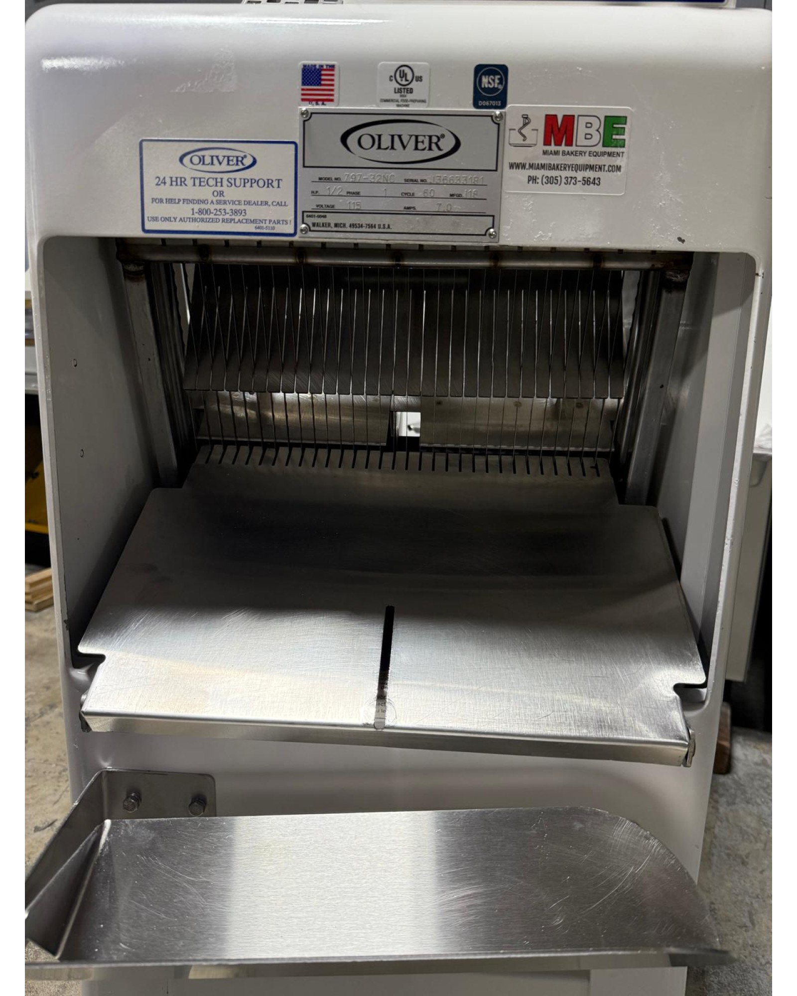 Oliver Gravity-Feed Bread Slicer with Cover (USED)